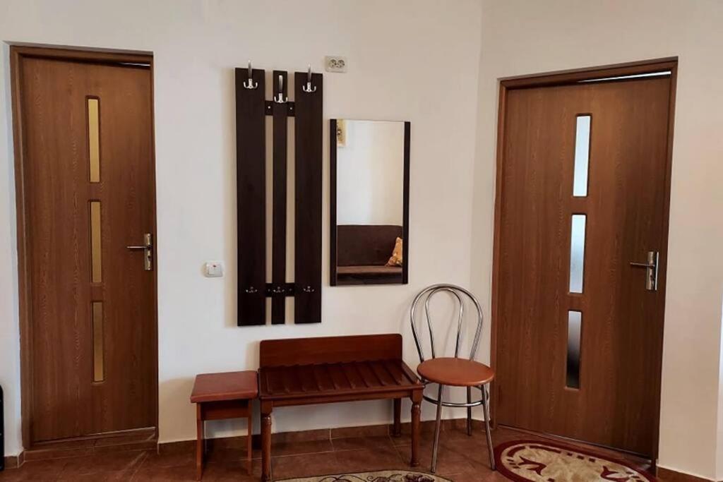 Spacious Flat, With Free Parking & Air Conditioning Floreşti 外观 照片